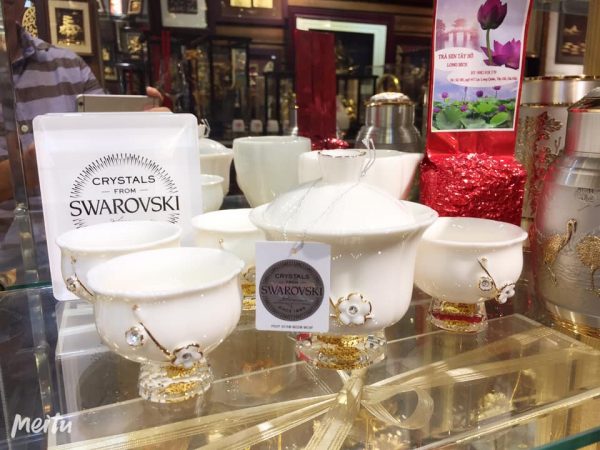 Bộ trà cao cấp pha lê Swarovski – sứ đúc vàng (khum)
